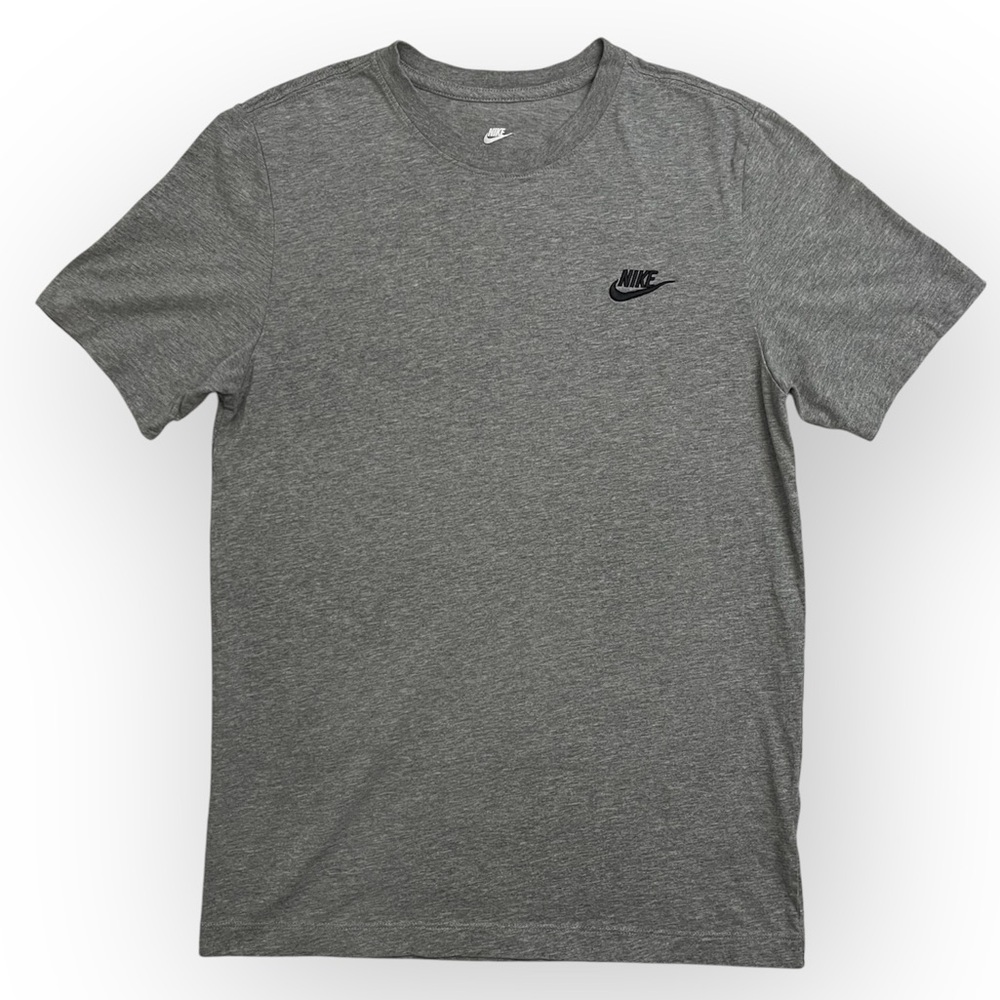 NIKE Men’s Sportwear Club Tee - Heather Gray